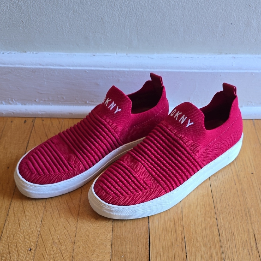 DKNY, Knit Slip-On, Flatform Sneakers, Red & White, Stretchy,  EUC, Women's 8.5